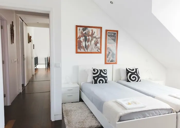 Aposentus - Downtown Modern Penthouse *