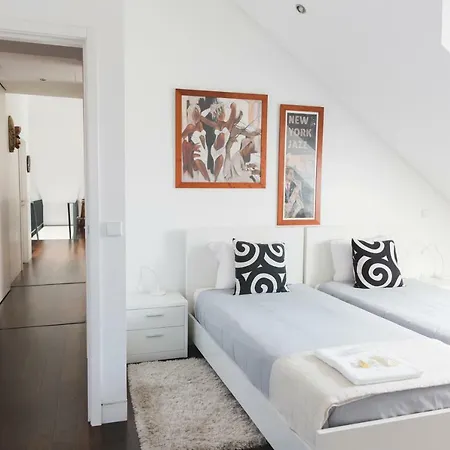 Aposentus - Downtown Modern Penthouse *